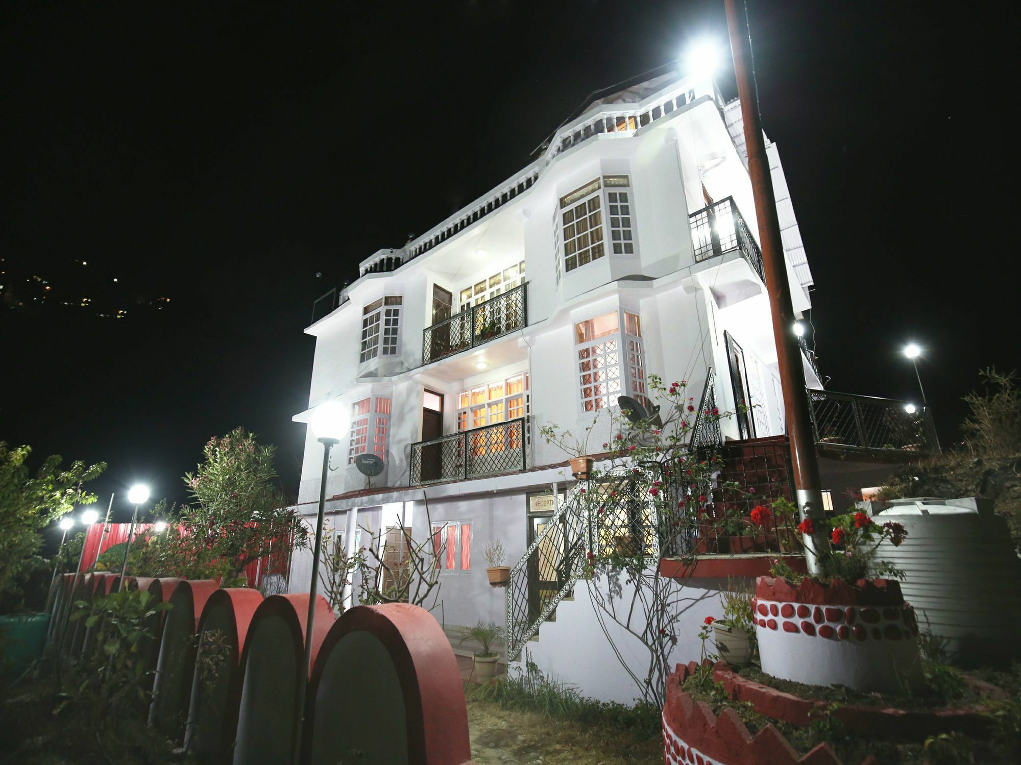 Oyo 10303 Home Himsutra Bhatakuffer Shimla Buitenkant foto